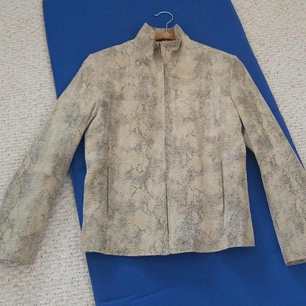 Jacket - Picture 7 of 7